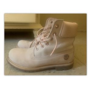 Only wore twice!!!!!!! In very good shape just a little dirty